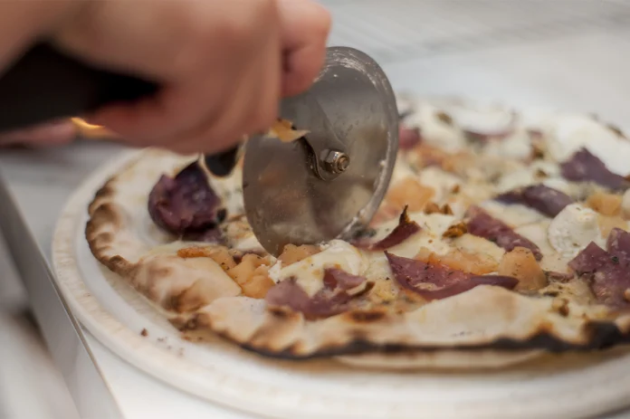 Pizza Carbonare e Patate de Cosi Mi Piace. Foto: cortesía de Cosi mi Piace.