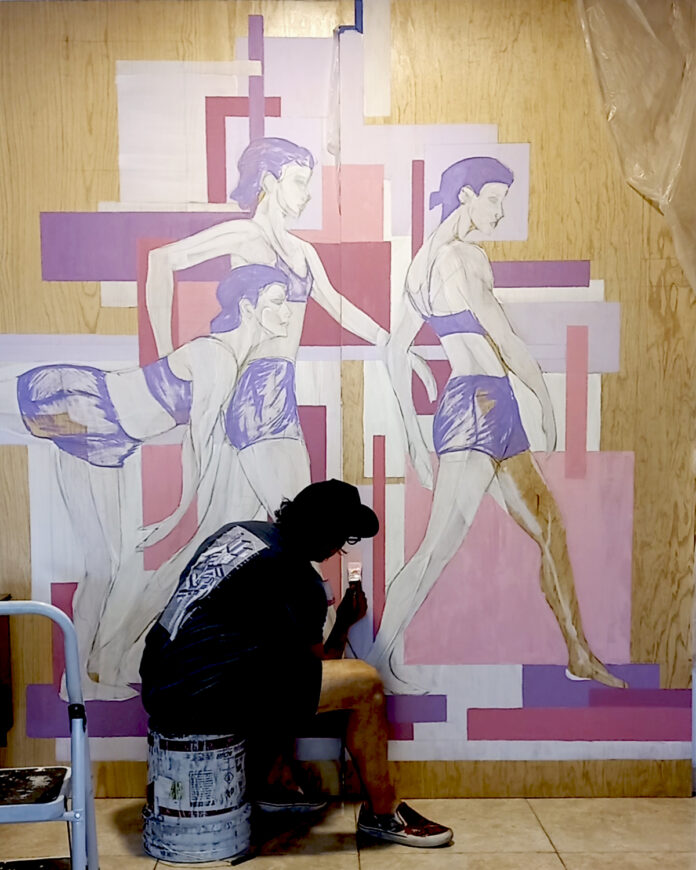 Hesner Sánchez en su estudio.