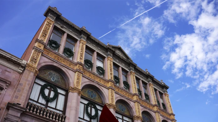 Fachada del Teatro Calderón, en Zacatecas. Foto: Armando Navarro