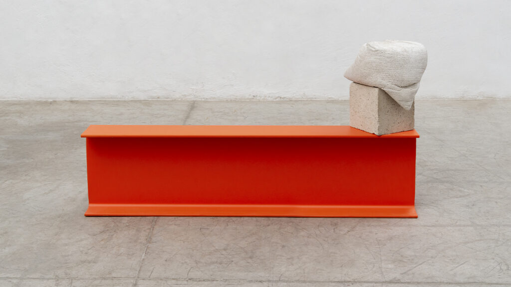 Escultura de Jose Dávila en la Semana del Arte