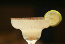 Latinoamérica a la copa fría: los 5 cocteles más representativos (y cómo prepararlos en casa) Margarita, coctel mexicano