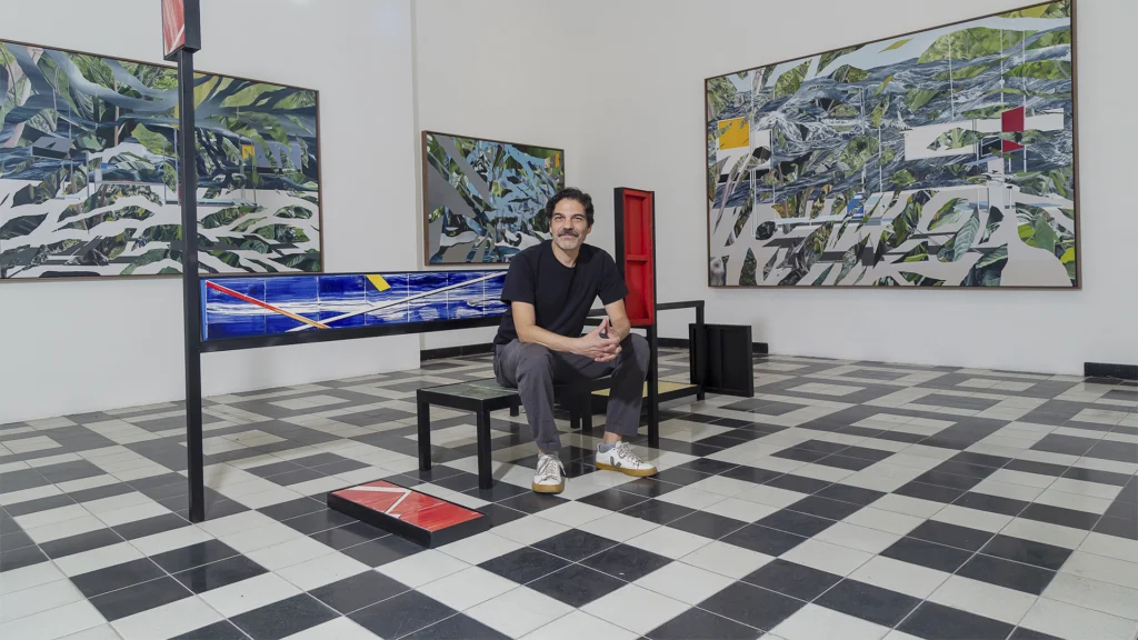 Luis Alfonso Villalobos in his studio