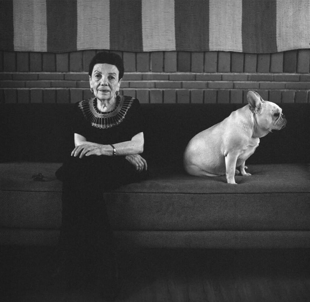 Graciela Iturbide en blanco y negro.