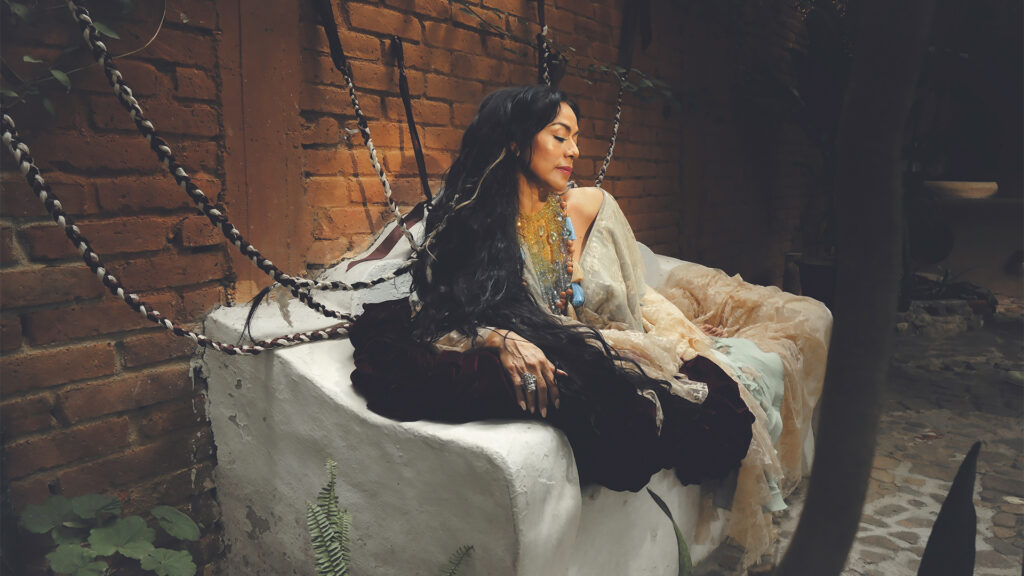 Lila Downs en retrato promocional.