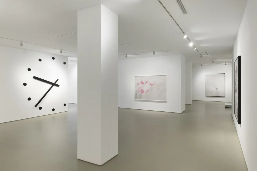 Serie: "twenty minutes past two" de A Kassen - MAISTERRA.