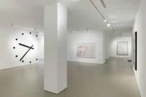 Serie: "twenty minutes past two" de A Kassen - MAISTERRA.