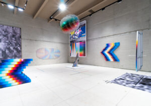 Vista de la exposición Big Time Data, Felipe Pantone, Galería RGR, Ciudad de México, 2020. Cortesía de Galería RGR.