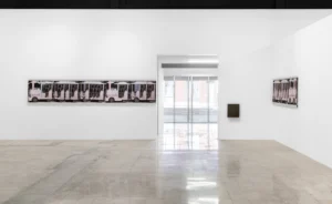 Peter Fischli, Adición, sustracción, multiplicación, House of Gaga, Ciudad de México, 2025. Cortesía de House of Gaga.