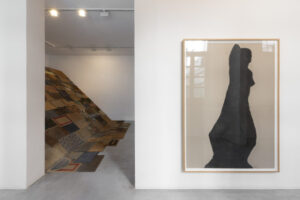Serie: "LOS OLVIDOS" de Miroslaw Balka - Galería Elba Benítez.