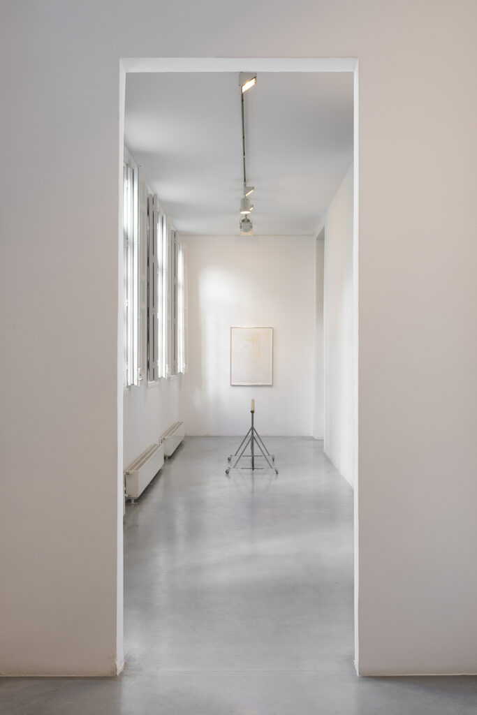 Serie: "LOS OLVIDOS" de Miroslaw Balka - Galería Elba Benítez.