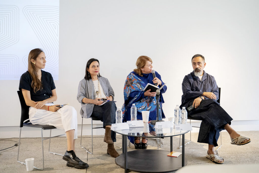 Integrantes del equipo curatorial y organizador durante la presentación pública de la Bienal de Yucatán 2026, que tendrá lugar en Mérida entre noviembre de 2026 y febrero de 2027.