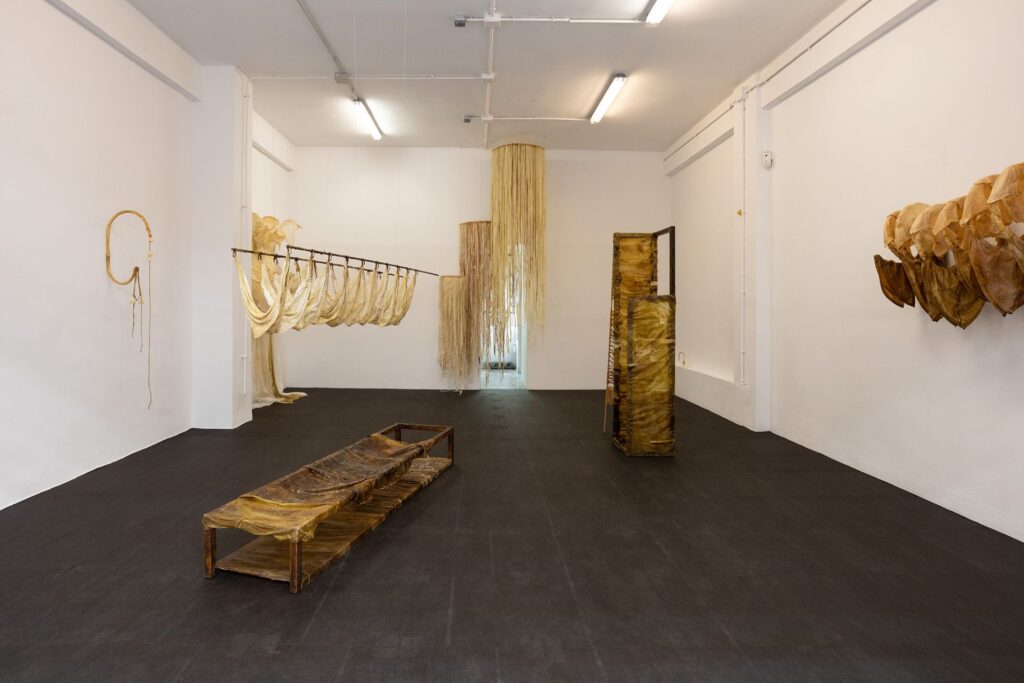 Vista de sala de arde para volver, de Maya Pita-Romero, en ELCHICO Madrid
