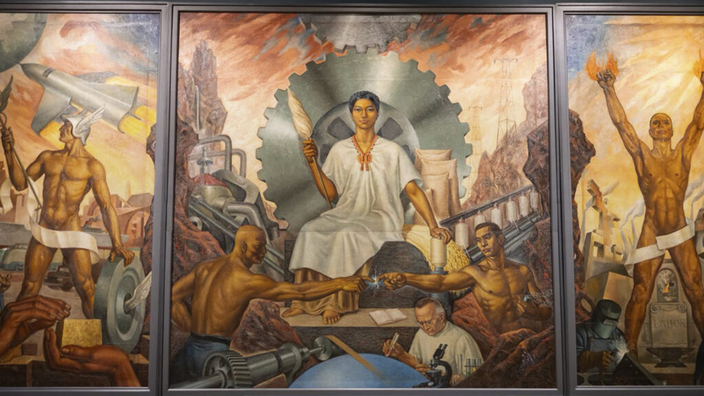 Mural con figuras humanas, maquinaria industrial y símbolos del trabajo organizados alrededor de una figura central femenina.