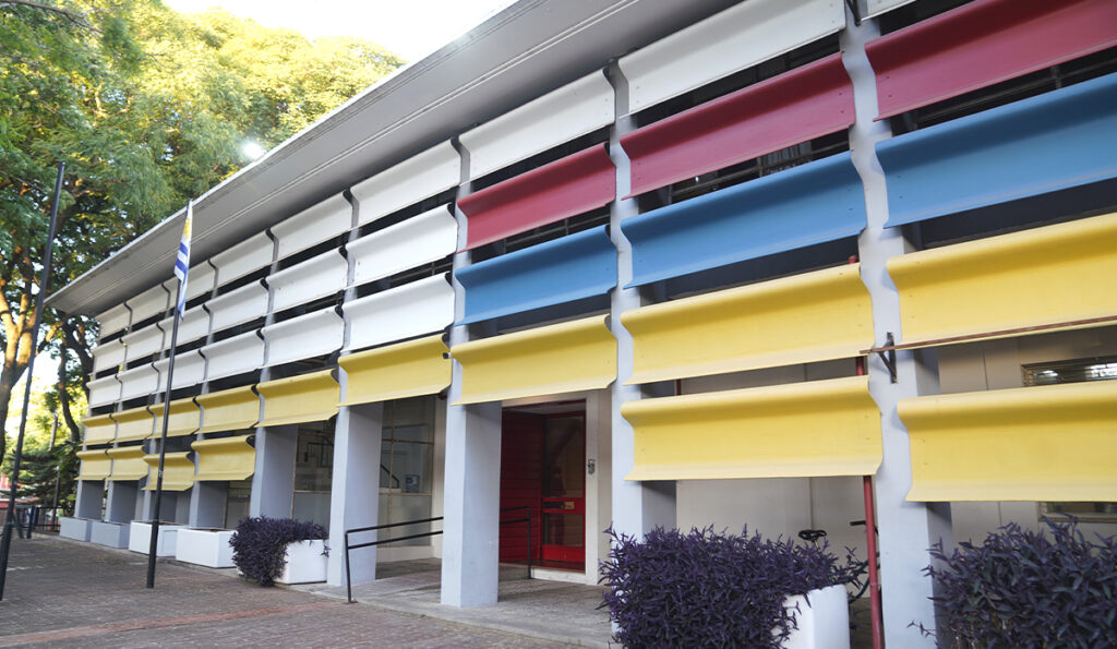 Fachada del Museo Nacional de Artes Visuales de Montevideo.