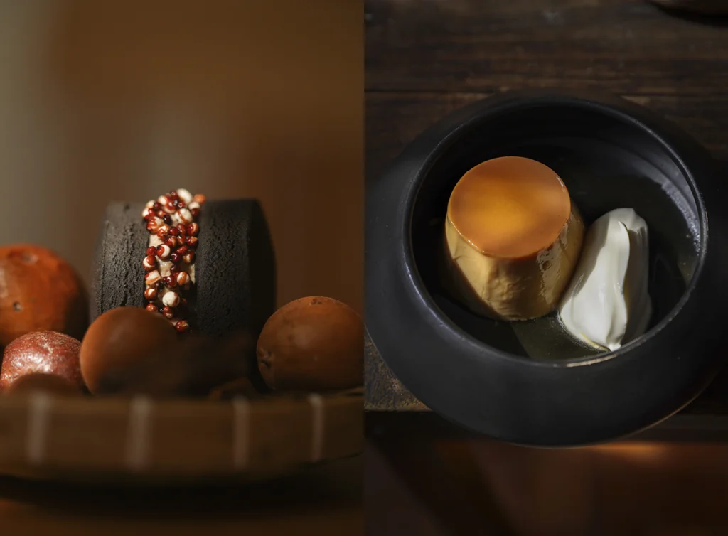 Postres de Pulpería Santa Elvira: un alfajor contemporáneo y un flan artesanal con crema, presentados con una estética de alta cocina chilena.