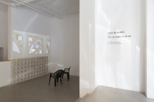 Vista de sala de Por un lugar en el sol, de Irene de Andrés, en Juan Silió Madrid.