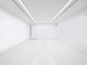 Interior vacío de la Galería Fernando Pradilla publicado en su página Nosotros.