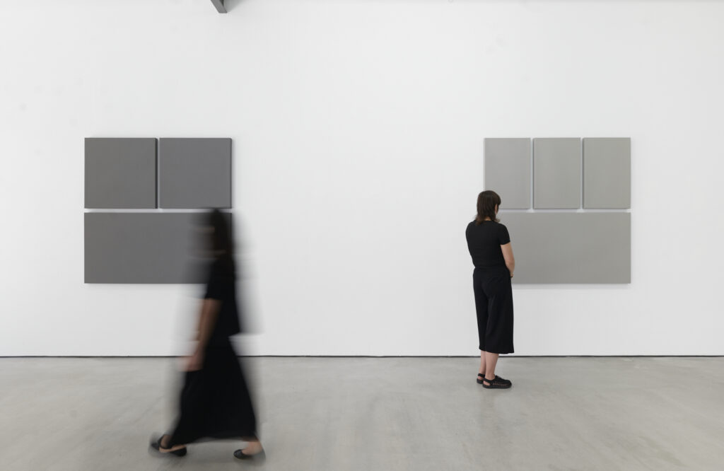 Imagen de Level Paintings. Alan Charlton. Fuente: Cayón.