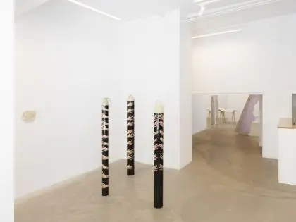 Umbrales y rellenos, Carmen Arias.