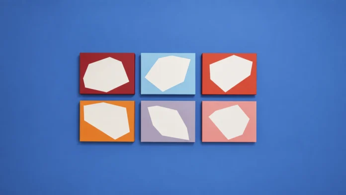 En Momentum, Omar Guerra M. mantiene la tonalidad de los polígonos mientras cambia los fondos para explorar cómo percibimos el color.